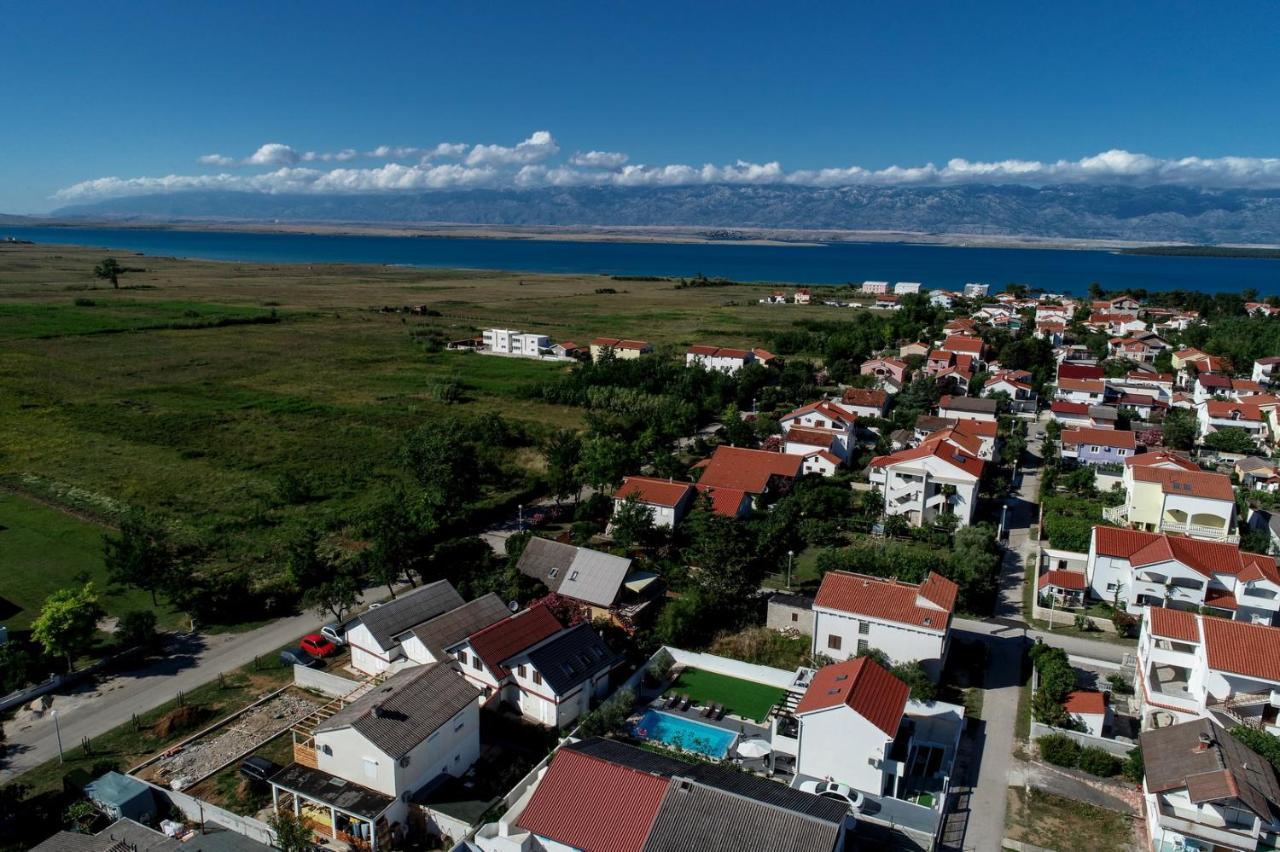 Valentina *